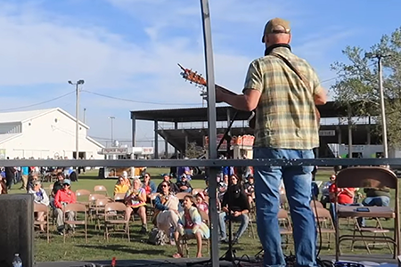 Travel Bugs live performance